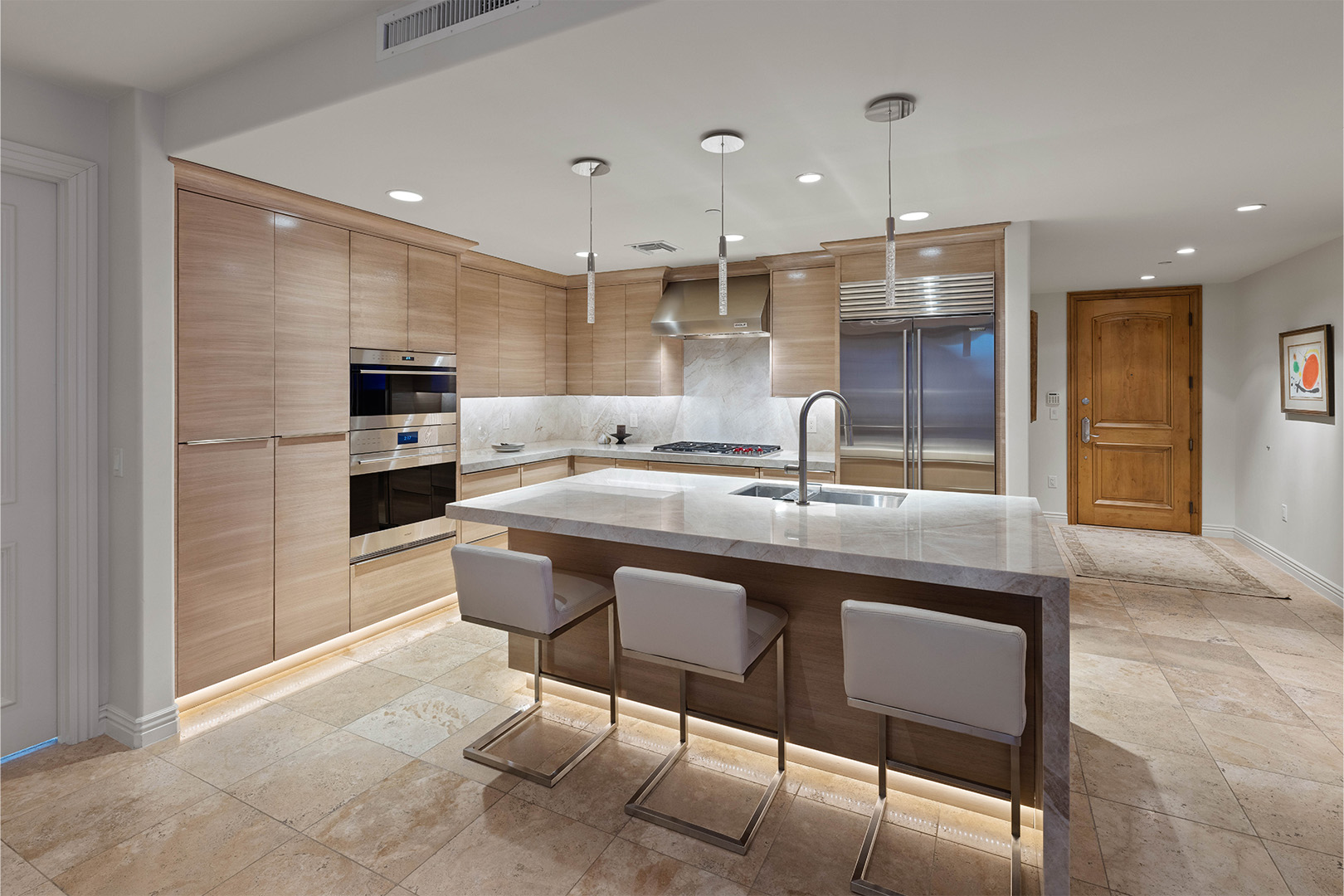 BEIGE IS LUXE Scottsdale Waterfront Interior Design 