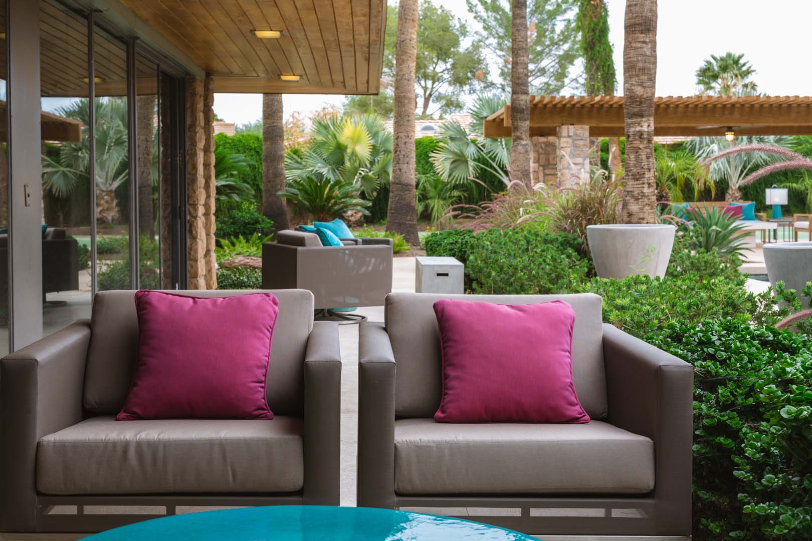 FRANK LLOYD WRIGHT IS LISTENING Central Phoenix Design 