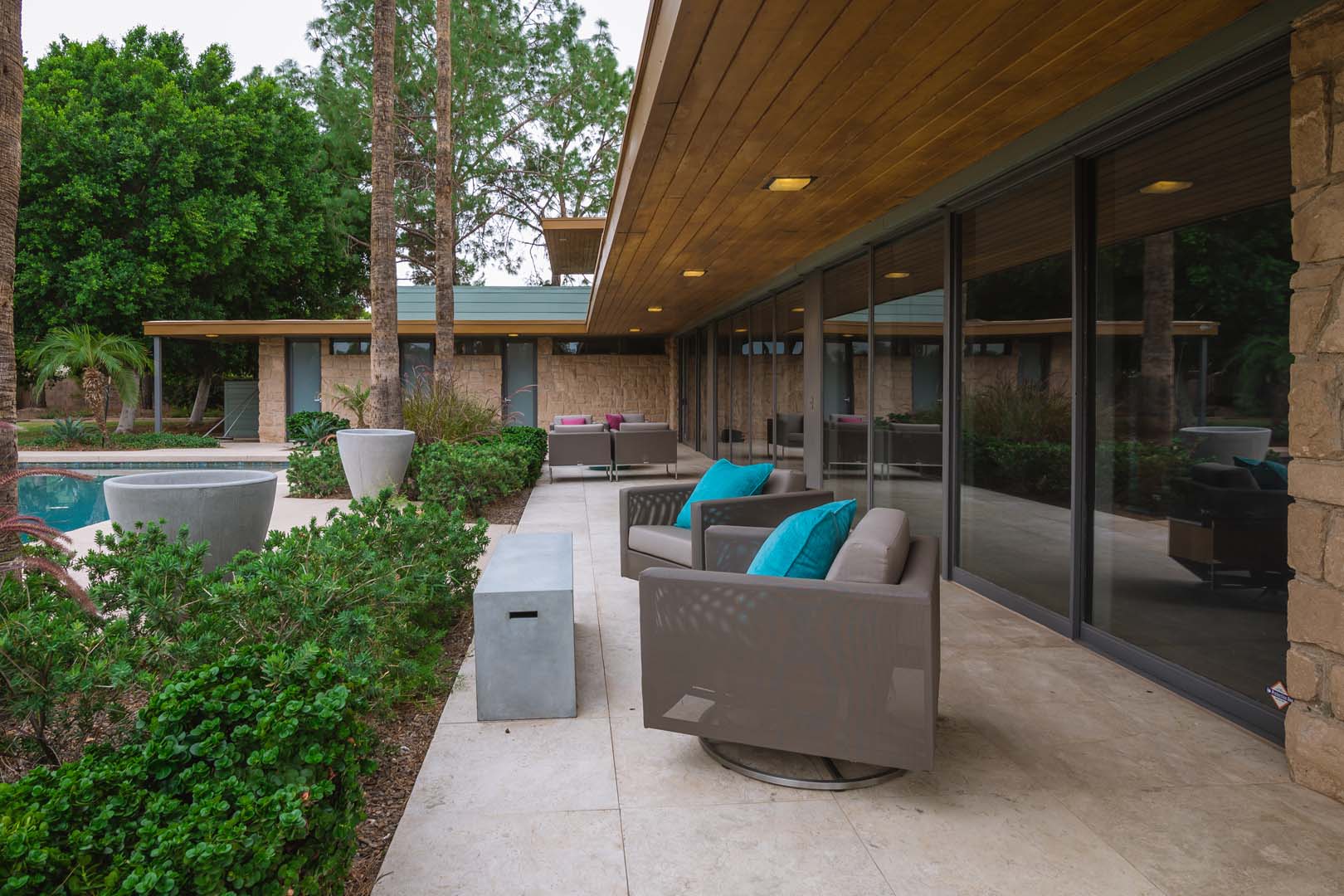 FRANK LLOYD WRIGHT IS LISTENING Central Phoenix Design 