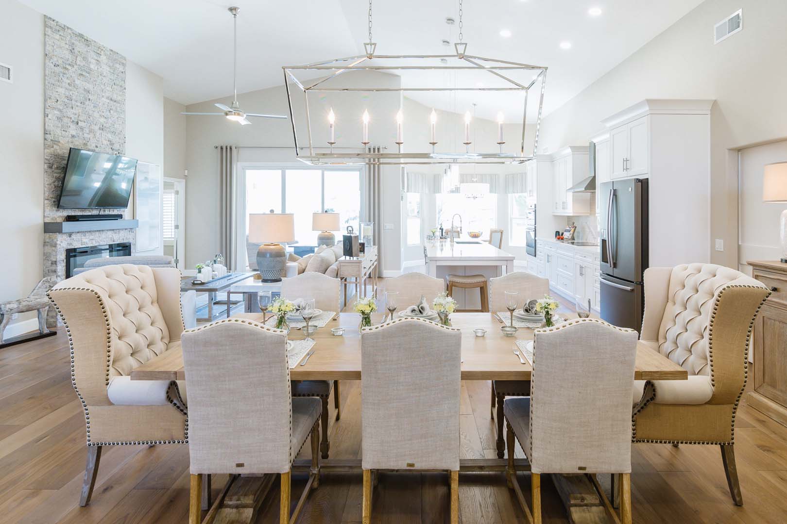 MIND YOUR MANOR Arrowhead, Phoenix Design 