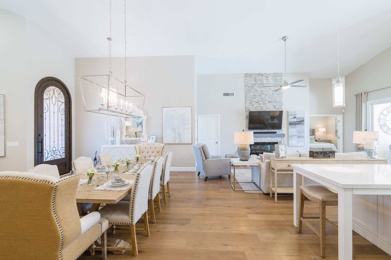 MIND YOUR MANOR Arrowhead, Phoenix Design 