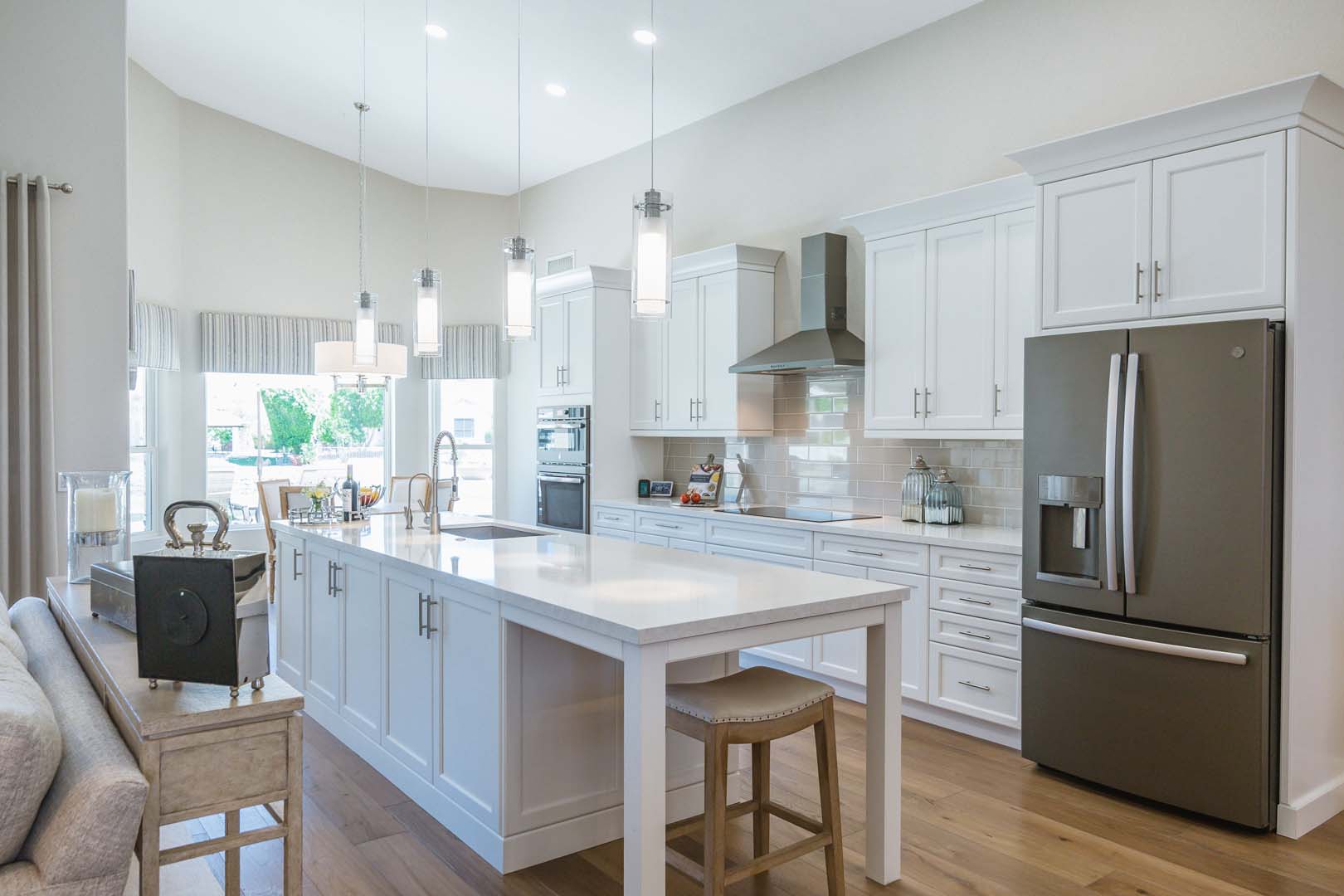 MIND YOUR MANOR Arrowhead, Phoenix Design 