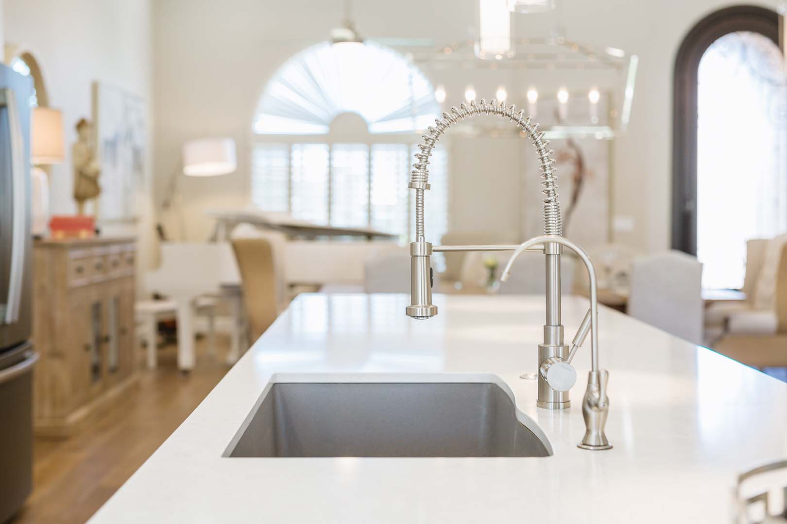 MIND YOUR MANOR Arrowhead, Phoenix Design 