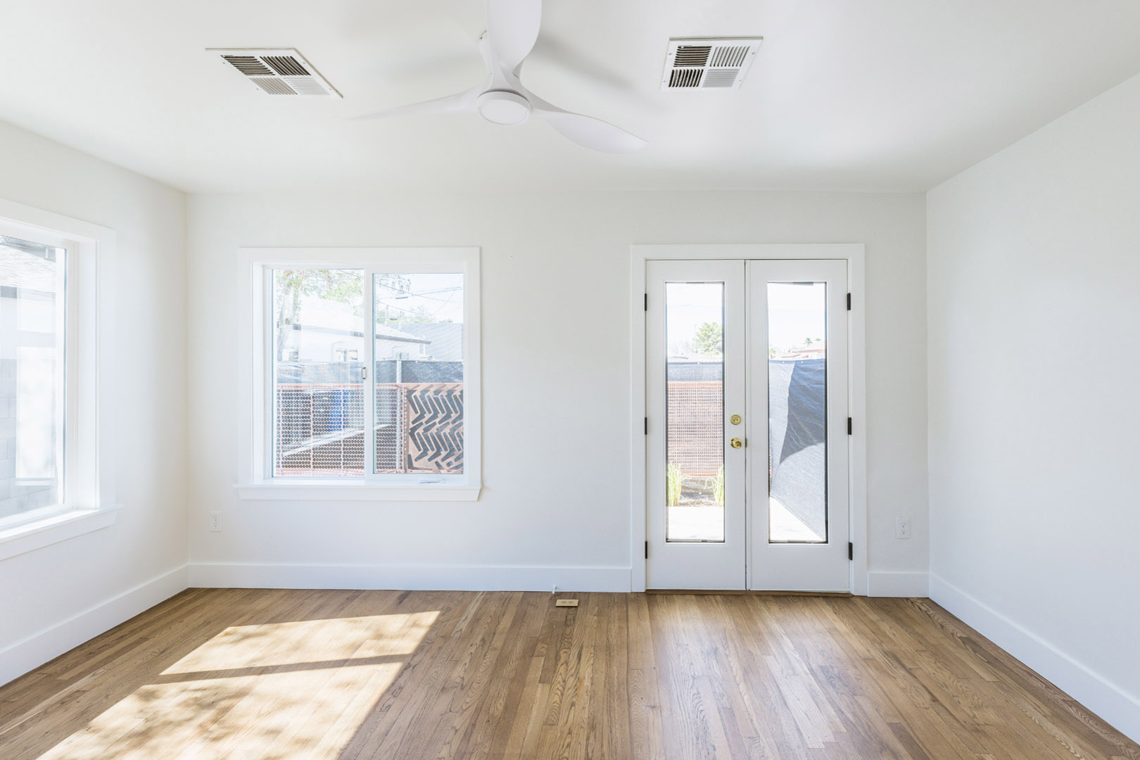 THE LITTLE SPANISH MODERN Garfield Historical District, Phoenix Interior Design 